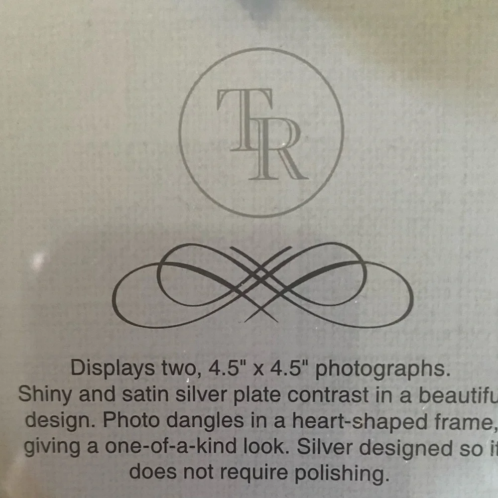 NWOT-THINGS REMEMBERED-SILVER DANGLE PHOTO FRAME